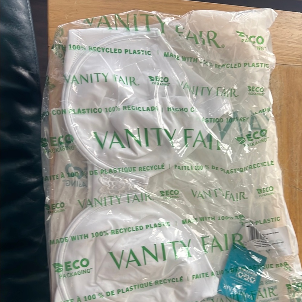 Vanity Fair Eco-Friendly White Plates
